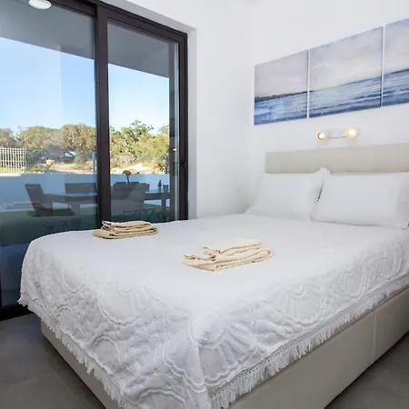 Villa Bonjour House - Sea View & Pool And Garden & Bbq