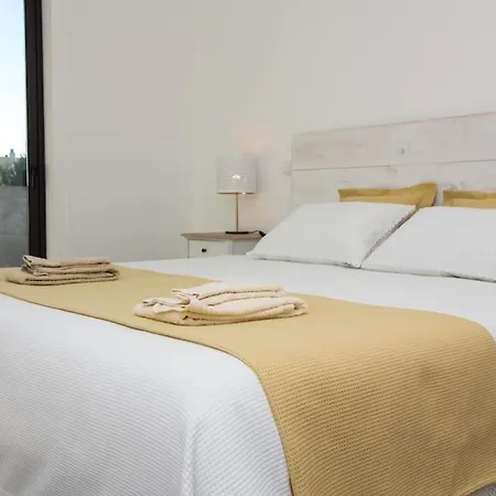 Bonjour House - Sea View & Pool And Garden & Bbq Villa