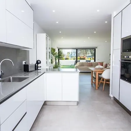 Bonjour House - Sea View & Pool And Garden & Bbq