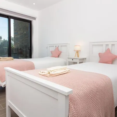 Villa Bonjour House By Ici Algarve